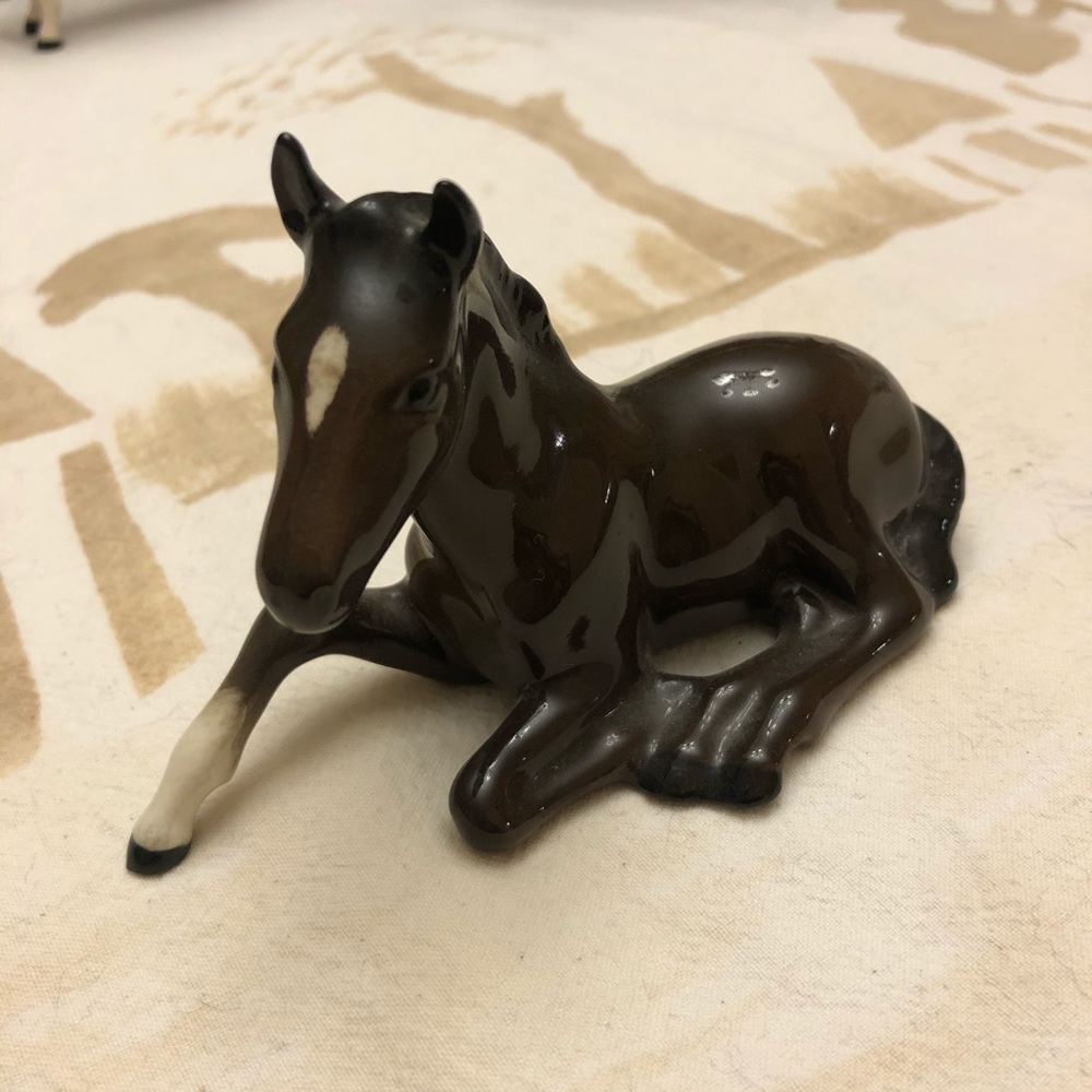 Royal Doulton Horse Foal (Lying Down) Figurine - Picture 7 of 10
